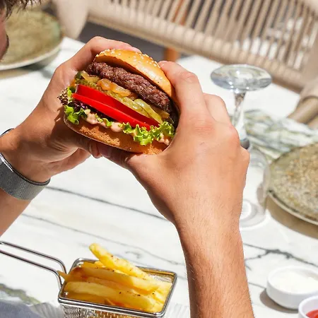 La - La Beiurut Szálloda *