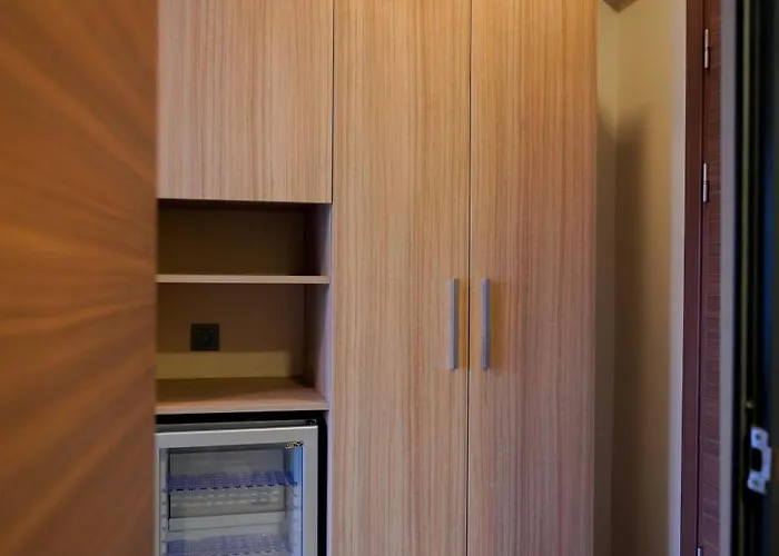 La - La Beiurut Hotell *